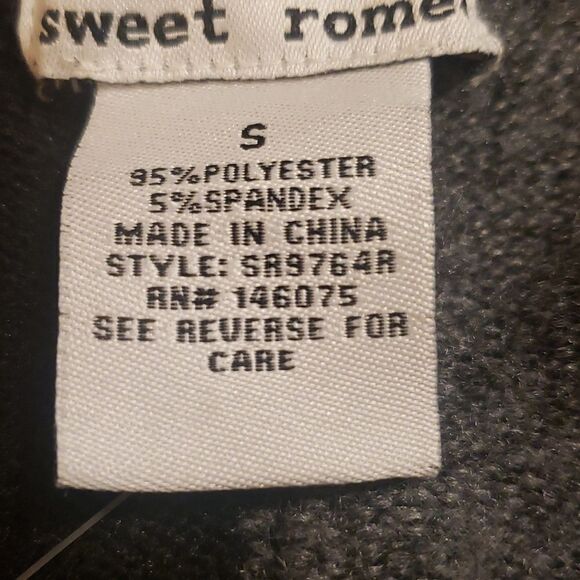 NWTvSweet Romeo Womens Black and Charcoal V-Neck‎ Cozy L/S Sweater Size Small - Picture 4 of 4